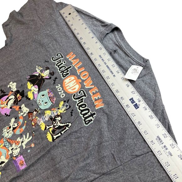 Disney Halloween T Shirt Adult XL Grey Parks Parade Donald Mickey Goofy Vampire - Picture 6 of 8
